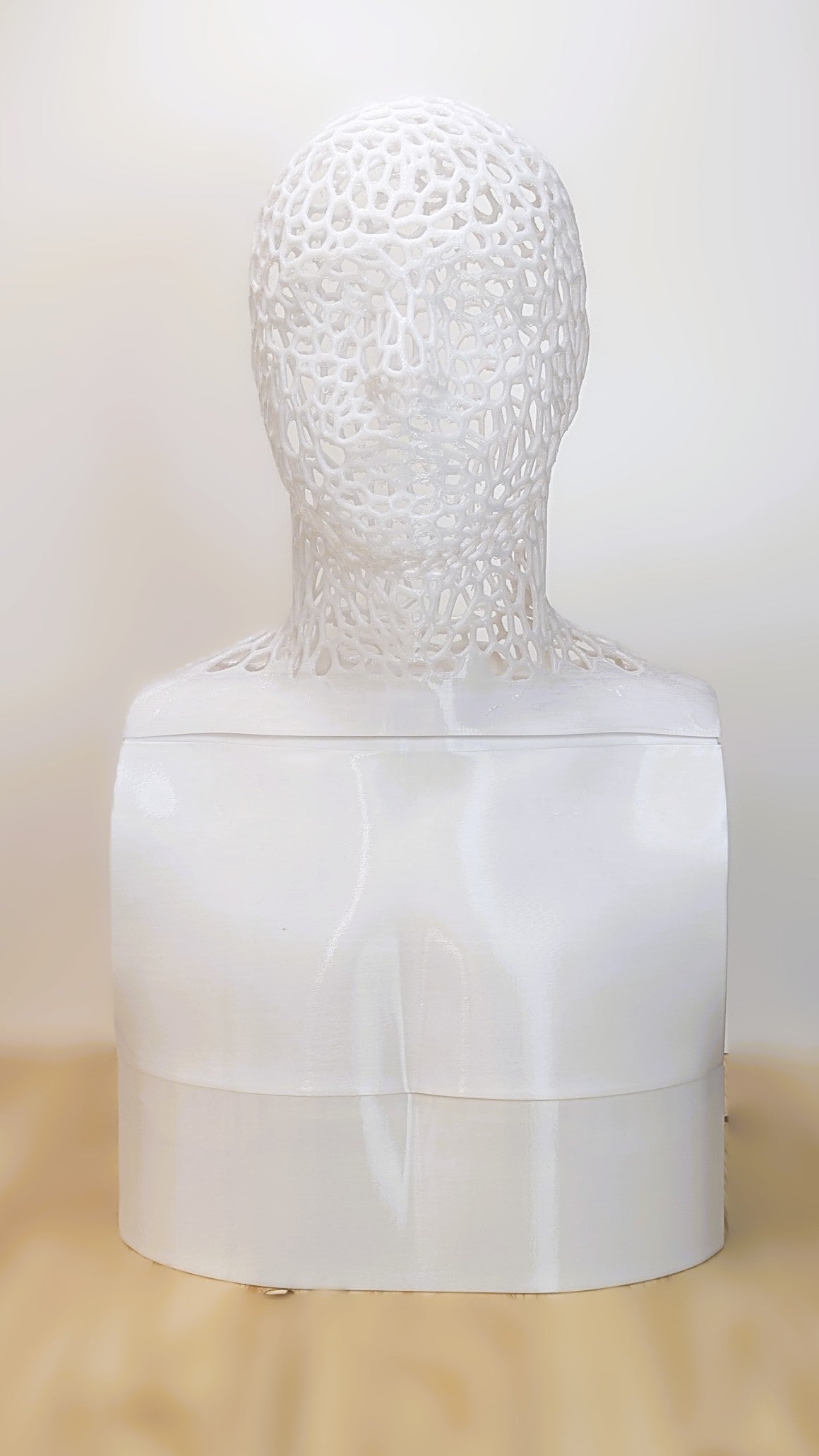 Flexible mask stand for silicone masks, latex masks. Head form for silicone masks